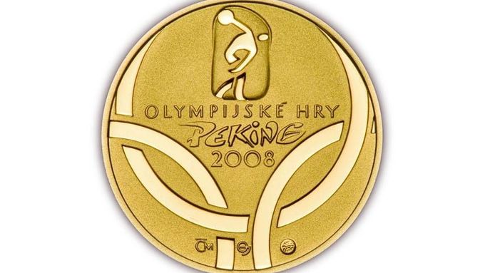 Líc zlaté pamětní medaile ČOV k olympiádě v Pekingu. K dostání bude za 7 tisíc Kč. Navrhl Josef Oplištil, rytecky provedl Lubomír Lietava