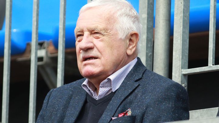 Exprezident Klaus bojuje s následky těžkého covidu, několik dní byl v nemocnici