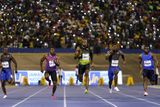 Usain Bolt naposledy v sobotu naposledy v kariéře zavodil na Jamajce před domácími diváky. V Kingstonu jeho závod sledovala narvaná atletická aréna pro třicet tisíc diváků.