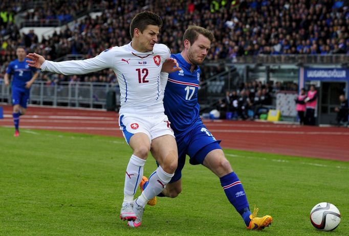 Island-Česko: Aron Gunnarsson - Václav Pilař (12)