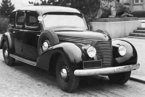 První Superb vyrobila Škoda před 87 lety. Přežil i válku a dostal dokonce osmiválec