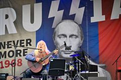 Koncert v Praze připomněl ruskou okupaci, ukrajinská kapela přijela z fronty