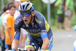 FOTO Froome odolal větru, dešti i Kreuzigerovi s Contadorem