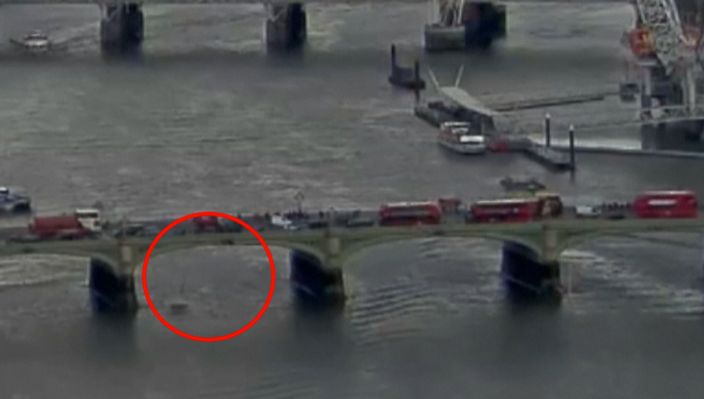 Kamera natočila pád ženy z mostu