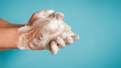koronavirus mýdlo mytí rukou ruce