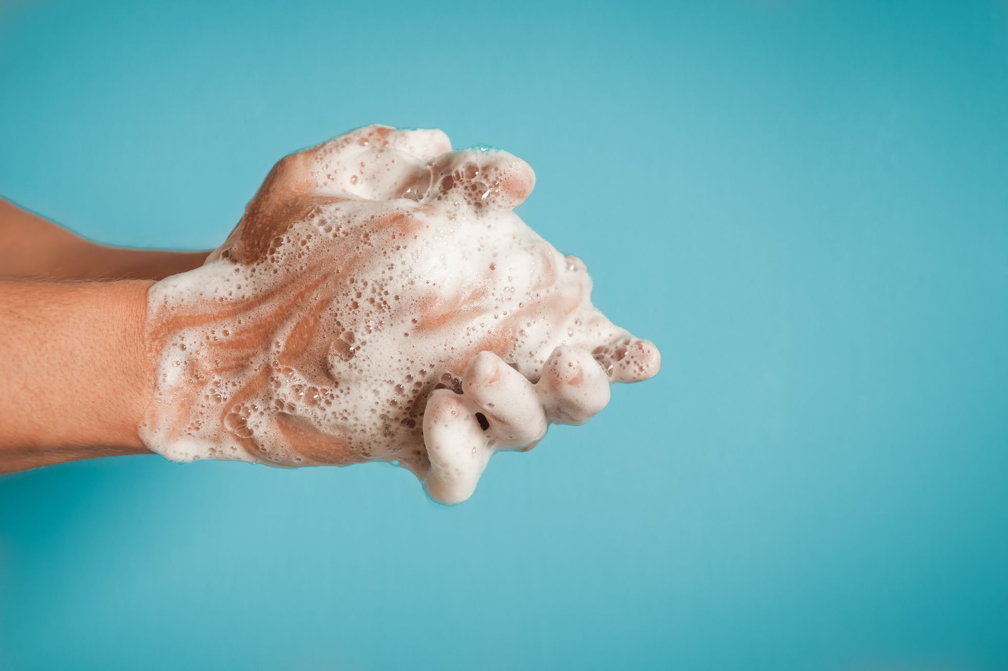 koronavirus mýdlo mytí rukou ruce
