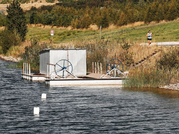 Jezero Most. Rekreační zóna, která vznikla na místě bývalého hnědouhelného dolu