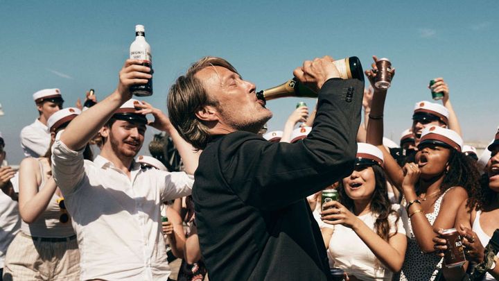 Tak na co si připijeme? Sedm filmů s alkoholem v hlavní roli, které stojí za to vidět; Zdroj foto: Henrik Ohsten