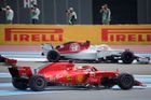 Návrat F1 do Francie patřil Hamiltonovi. Vettel se kolizí po startu vyřadil z boje o vítězství