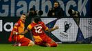 Fotbal, Liga mistrů, Schalke 04 - Galatasaray : Burak Yilmaz a Didier Drogba