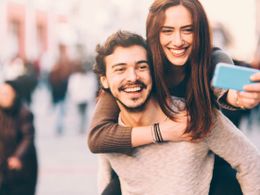 5 důvodů, proč se šťastné páry nevystavují na sociálních sítích