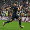 Finále MS ve fotbale 2022, Argentina - Francie: Kylian Mbappé slaví gól na 2:2