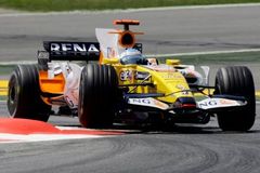 Renault ve Španělsku překvapil. Ale vyhrál Räikkönen