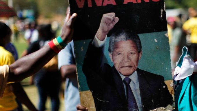 Před dvaceti lety byl Nelson Mandela propuštěn z vězení. JAR oslavuje