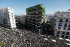 Statisíce Alžířanů vyšly do ulic. Lidé žádají odchod prezidenta