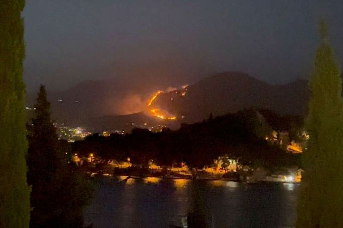 Vlna letních požárů dorazila i do Chorvatska.