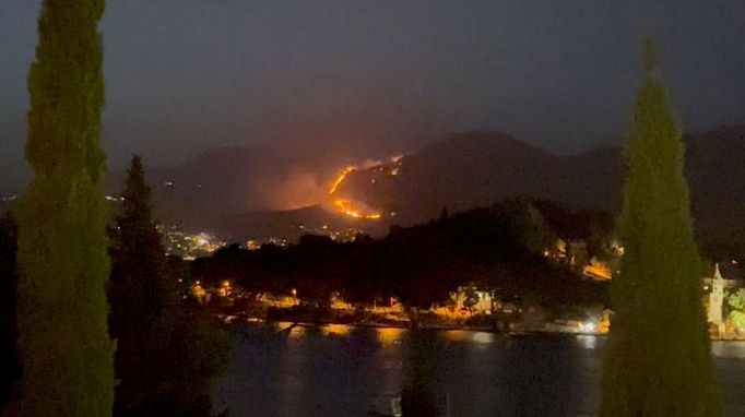 Vlna letních požárů dorazila i do Chorvatska.