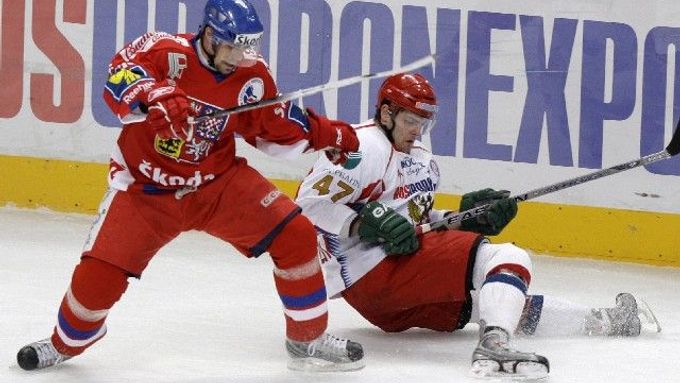 Zápas Česka s Ruskem přinesl tradičně množství ostrých osobních soubojů