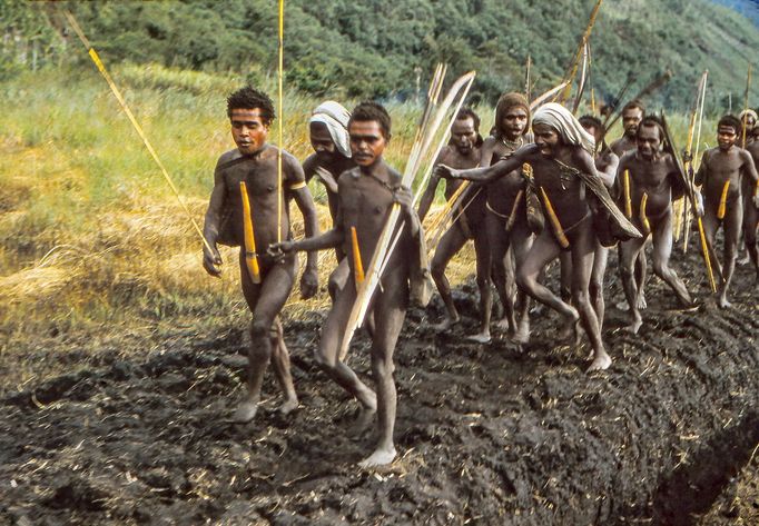 Leopold Pospíšil: fotografie z knihy Obchodníci z doby kamenné