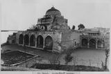 Práce na mešitě Al-Khidr začala už v roce 1176. Za dob Otomanské říše byla třikrát zrekonstruována. Takto vypadala, než byla zničena.