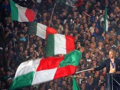 Alessandro Del Piero slaví v centru Říma.