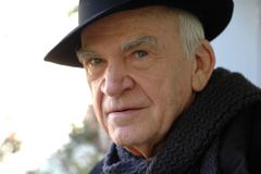 Spisovatel Milan Kundera získal znovu české občanství, čekal na něj 40 let