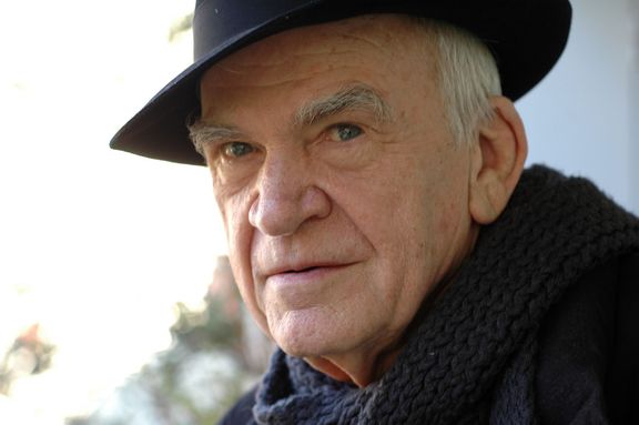 Milan Kundera neposkytoval interview a nerad se nechal fotografovat. Přál si zmizet za svým dílem.