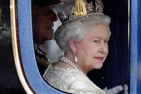 Obrazem: Britská královna otevřela zasedání nového parlamentu