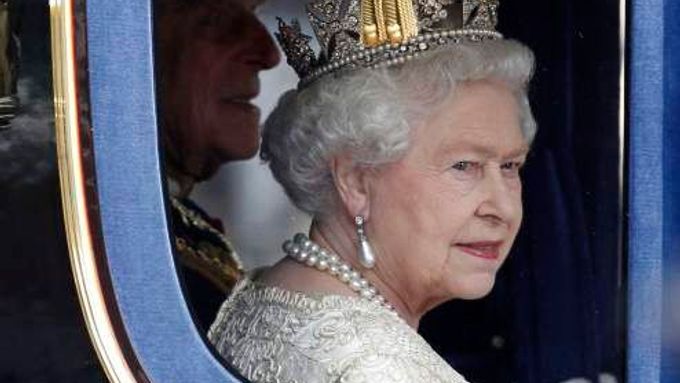 Obrazem: Britská královna otevřela zasedání nového parlamentu
