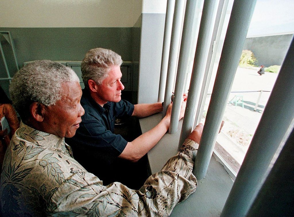 Nepoužívat v článcích! / Fotogalerie: Nelson Mandela / Vězení / Clinton / 1998