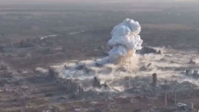 Rusové shodili na Vovčansk termobarickou bombu. Ničivý výbuch obletěl svět.