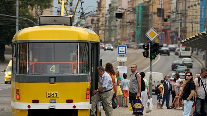 Celkem Plzeňské městské dopravní podniky odstraní 74 automatů.