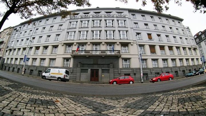 Stát loni rozprodal majetek za stamiliony. Nejvíce utržil za dvě vily v pražské Troji