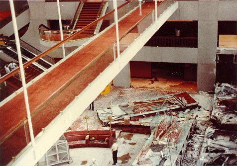 3_Foto_Hyatt Regency skywalks collapse 1981