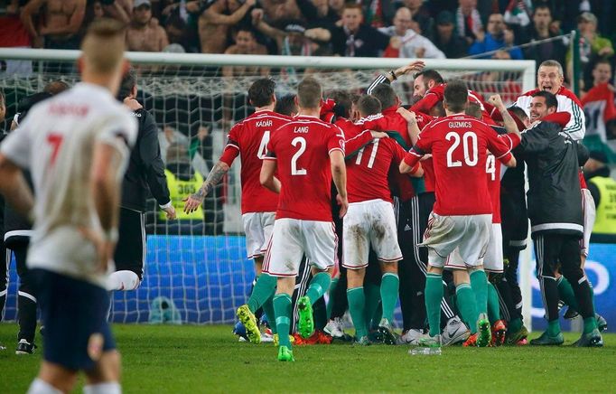 Fotbalisté Maďarska slaví postup z baráže na Euro 2016