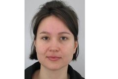 Policie v Praze pátrá po ženě s nařízenou ochrannou léčbou, utekla po ošetření na Lukách