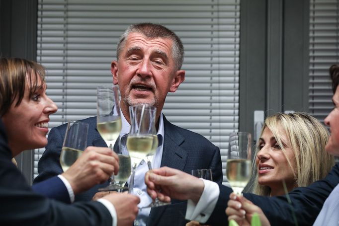 Andrej Babiš a europoslankyně Dita Charanzová a Martina Dlabajová.