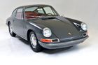 Porsche 912 (1965-1969). Šlo o základní model, jakousi alternativu k luxusnímu 911. Auto poháněly čtyřválce s objemy 1,6 a 2,0 litru. Vůz byl tak úspěšný, že jeho prodeje předčily model 911.