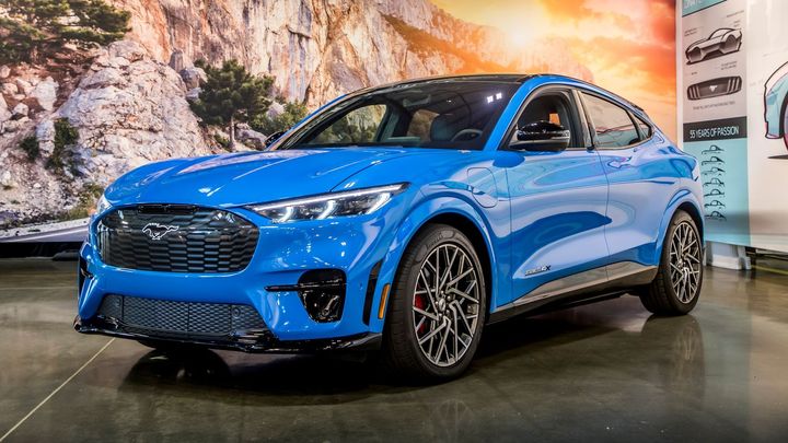 Mustang do zásuvky je realitou. Nenahrazuje benzinový model, doplňuje ho, zní z Fordu