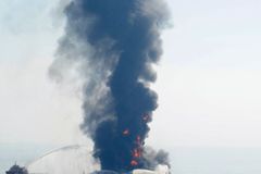 Na norské ropné plošině v Severním moři vypukl požár, těžba stojí