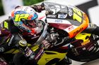 Salač skončil v Rakousku těsně za top 10, lídra Moto2 zradil letící kámen