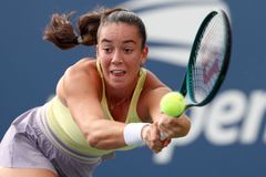 Osmnáctiletá Češka trápila wimbledonskou vítězku. Jenže neproměňovala setboly