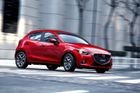 Obměnu svých nejdůležitějších modelů dokončuje Mazda. Po řadách 6 a 3 se nyní představí nová generace Mazdy 2. I ta má konkurovat fabii.