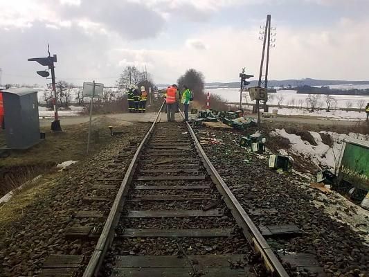 Nehoda vlaku a kamionu Kojetice na Moravě