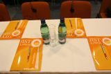 Oranžové bylo v Jižním sále ve třetím patře Kongresového centra v Praze, kde se konference konala, téměř všechno - i židle pro delegáty