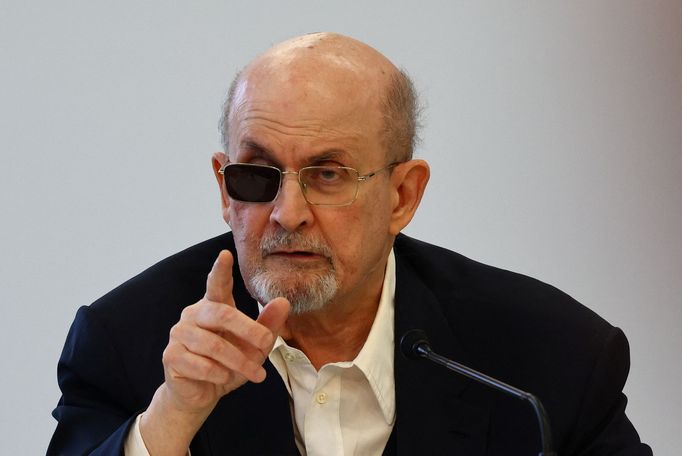 Salman Rushdie převzal Mírovou cenu německých knihkupců.