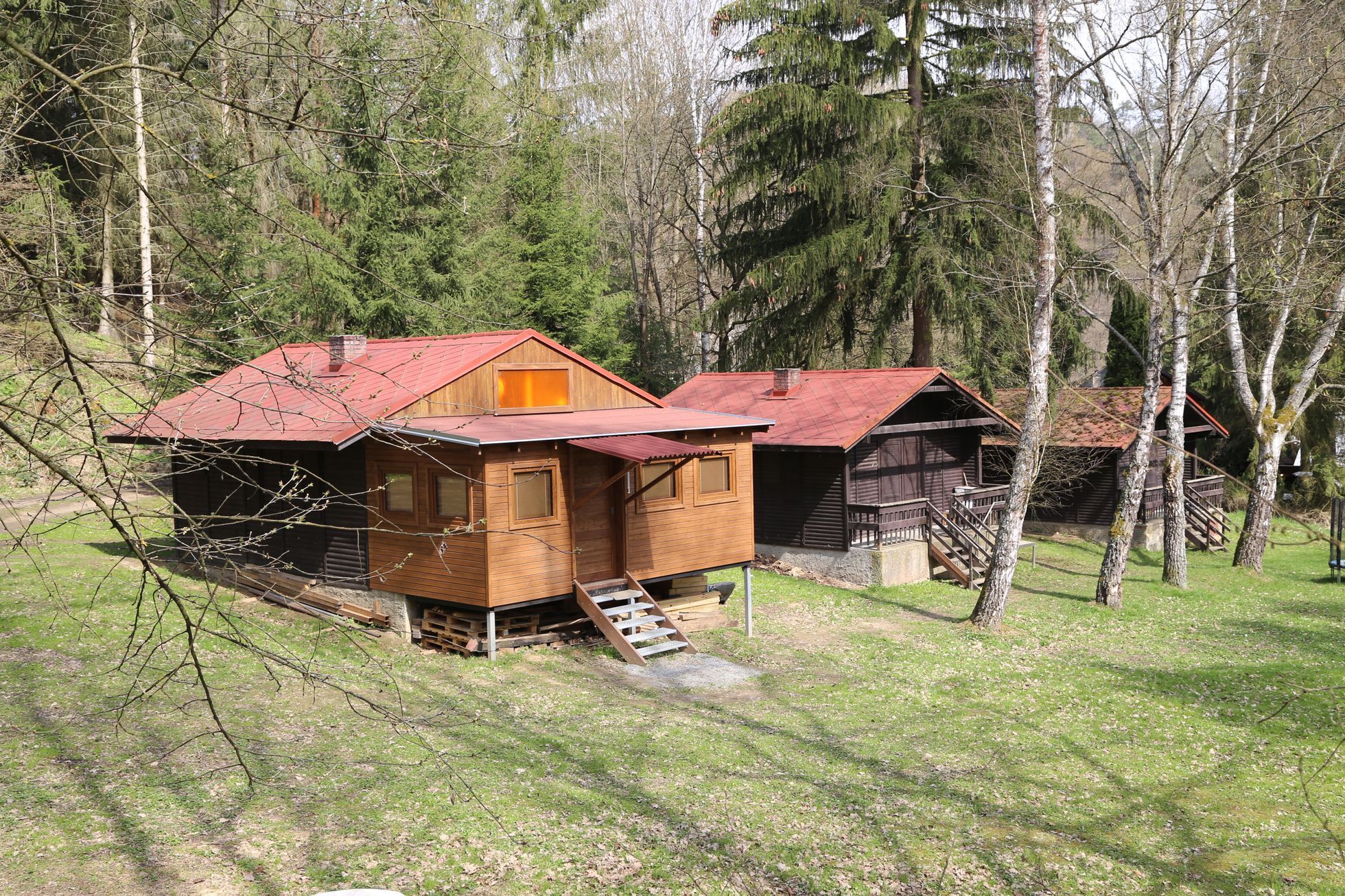 Chaty, chalupy, apartmány, rekreační zařízení
