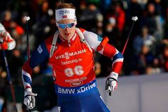 Živě: Čeští biatlonisté ve sprintu nepřekvapili, suverénně vyhrál Johannes Bö