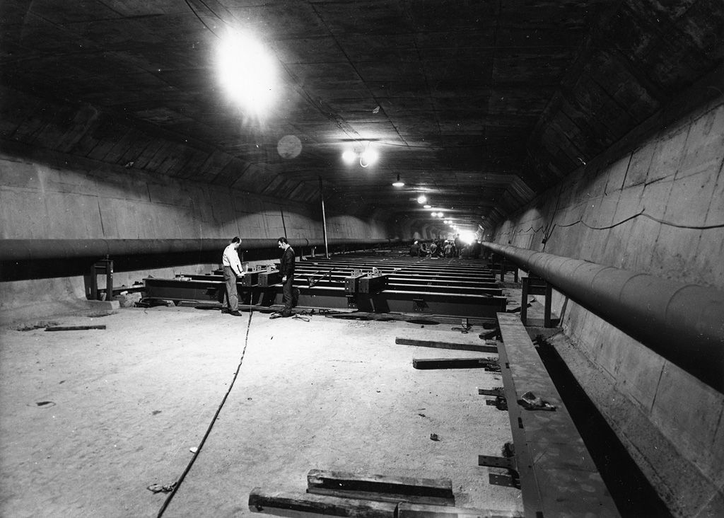Obrazem: Unikátní fotografie z historie stavby Nuselského mostu / rok 1974