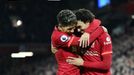 Trent Alexander-Arnold a Roberto Firmino slaví gól